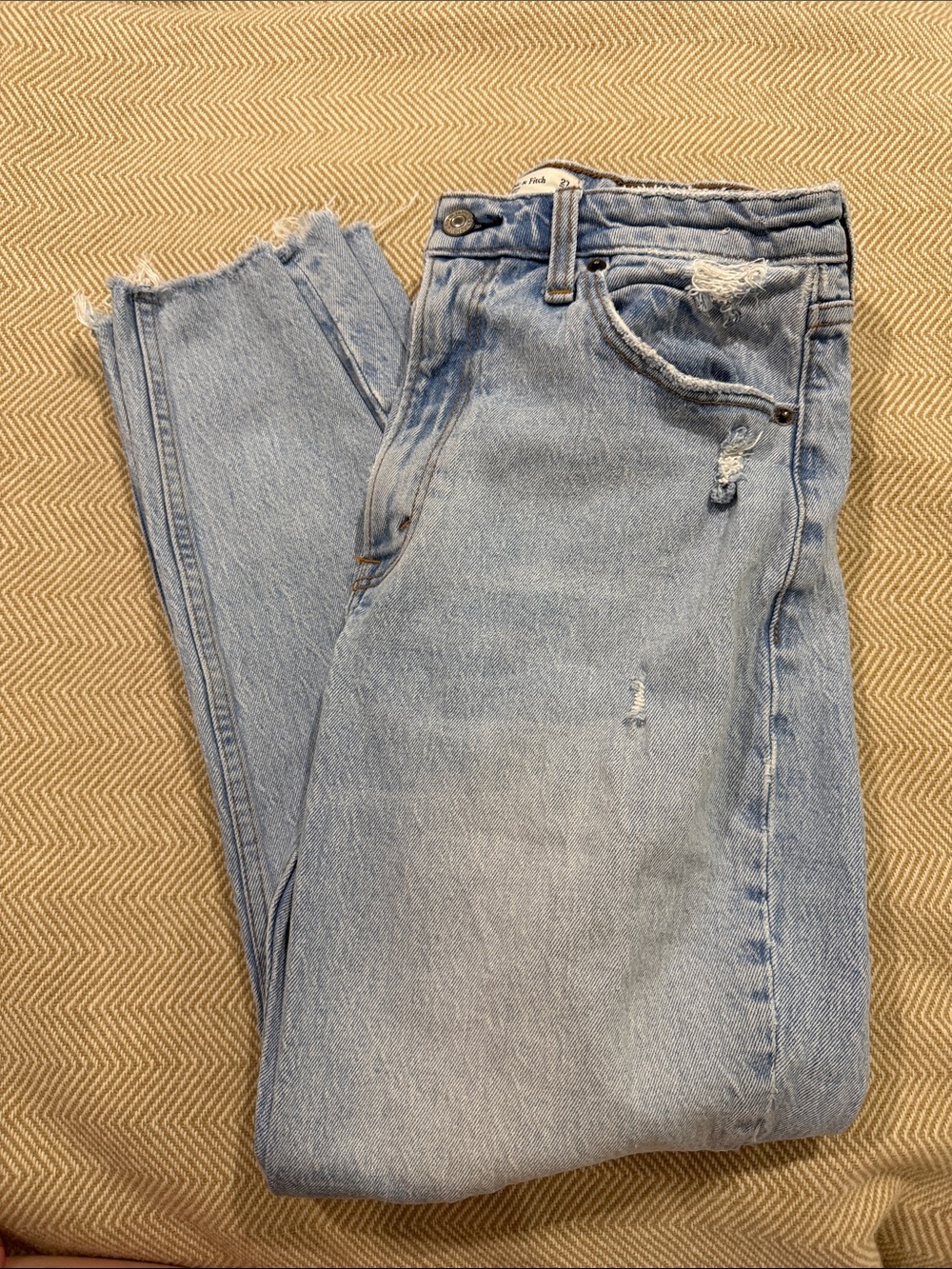 Abercrombie & Fitch The Mom High Rise Light Blue Distressed Patch (27-Reg/Curve)